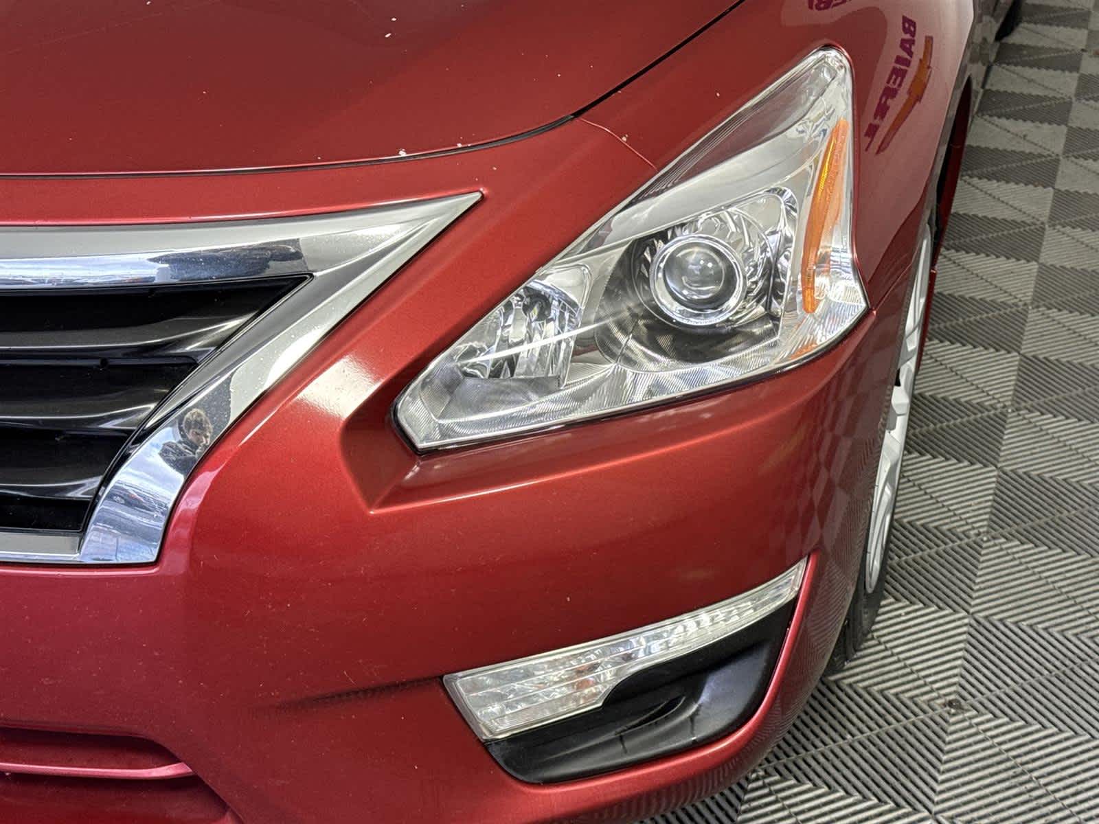 Thumbnail: 2015 Nissan Altima - 9