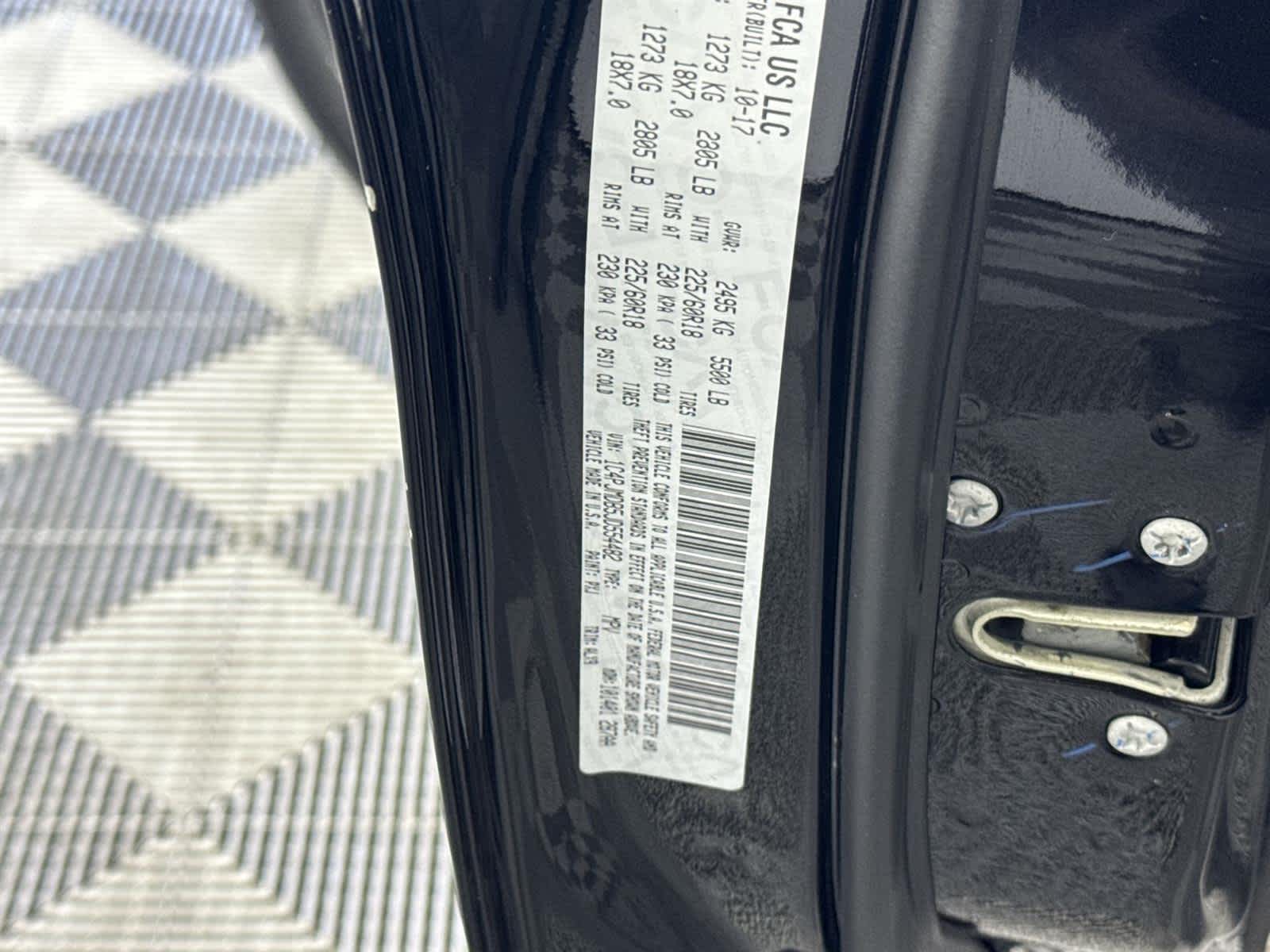 Thumbnail: 2018 Jeep Cherokee - 30