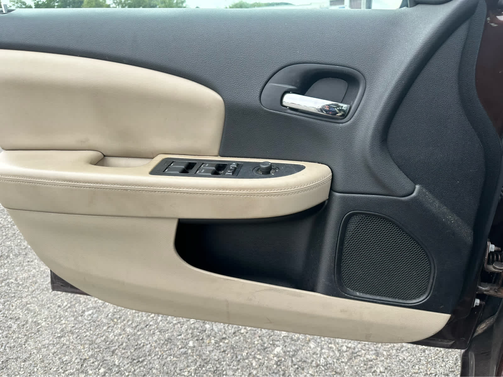 Thumbnail: 2012 Chrysler 200 - 17