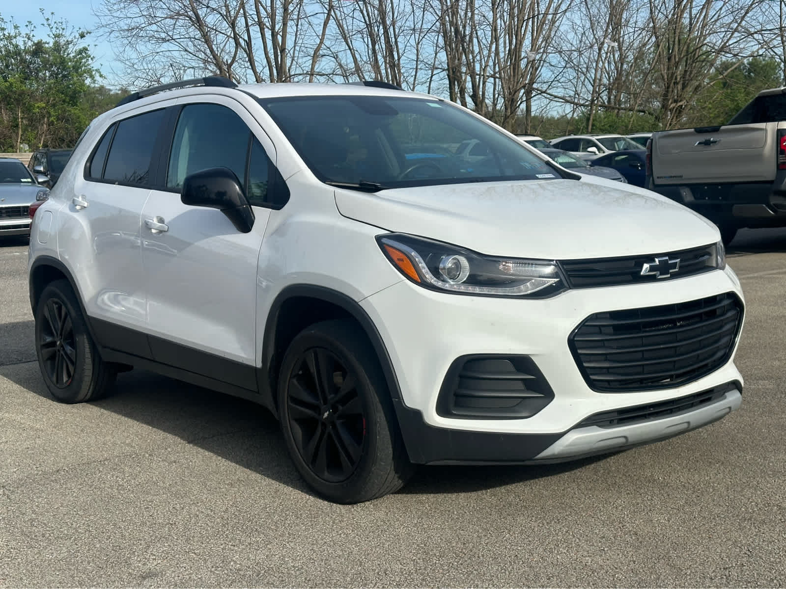 Thumbnail: 2020 Chevrolet Trax - 3