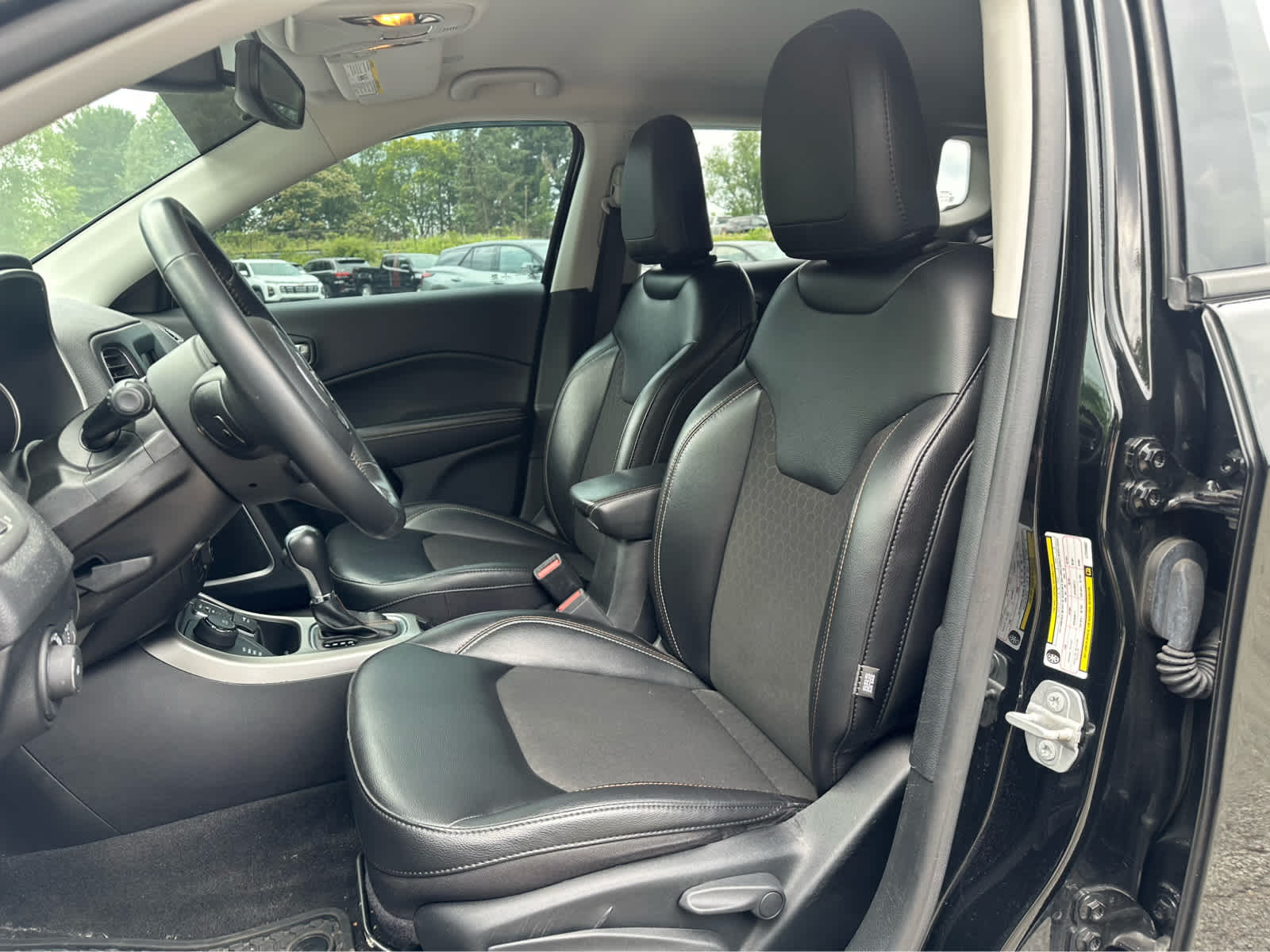 Thumbnail: 2020 Jeep Compass - 9