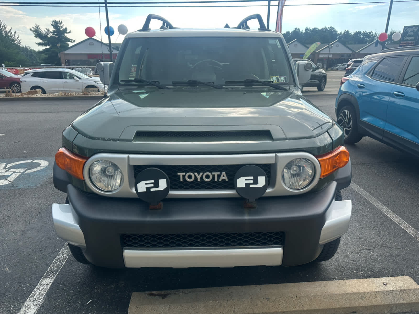 Thumbnail: 2011 Toyota FJ Cruiser - 2