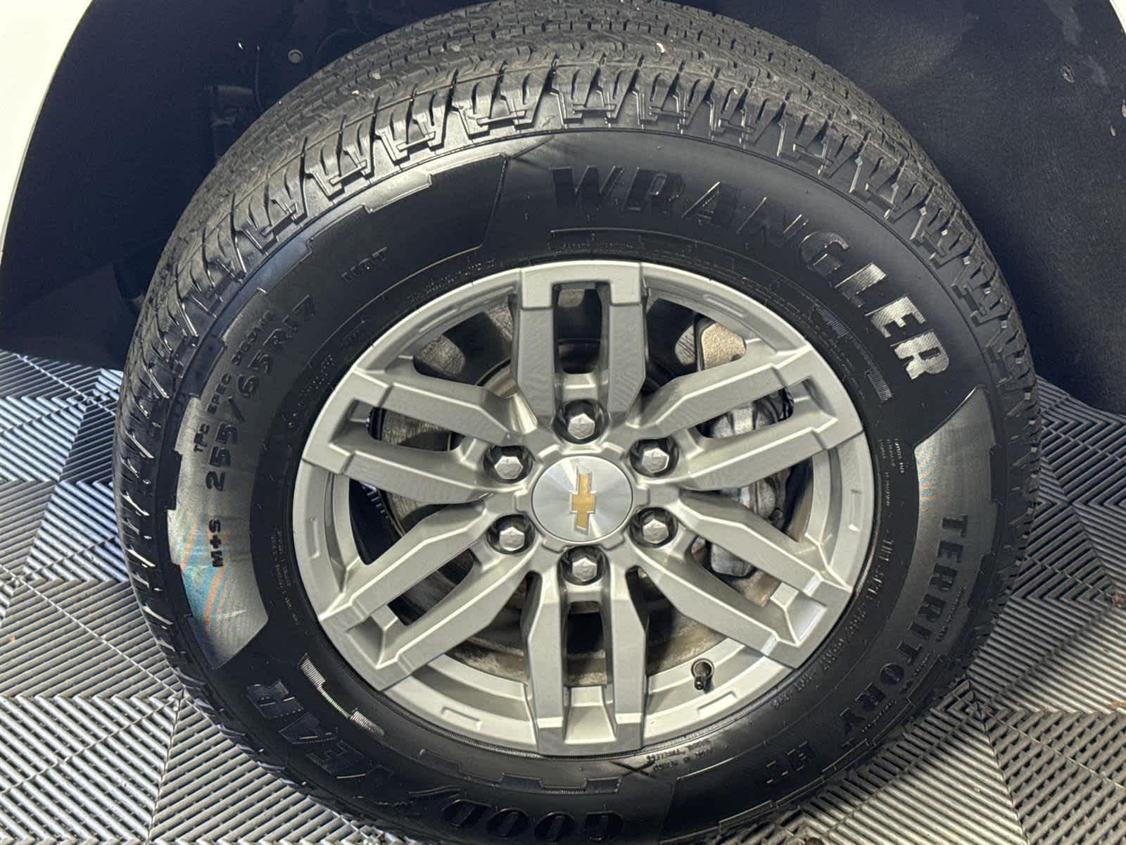 Thumbnail: 2024 Chevrolet Colorado - 10