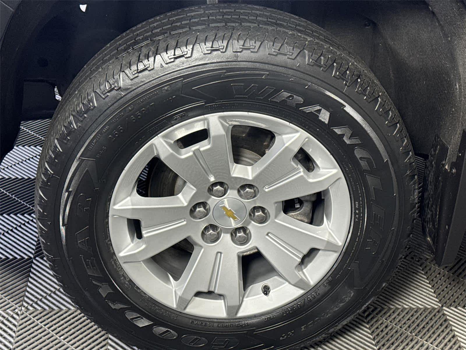 Thumbnail: 2022 Chevrolet Colorado - 10