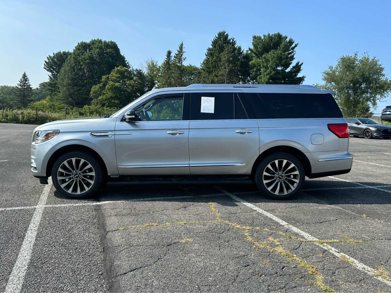 Thumbnail: 2020 Lincoln Navigator L - 4