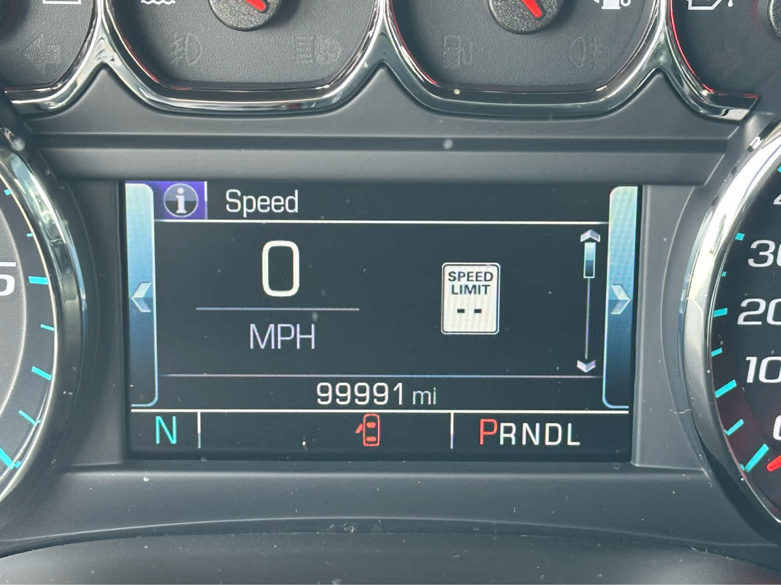 Thumbnail: 2018 GMC Yukon XL - 23