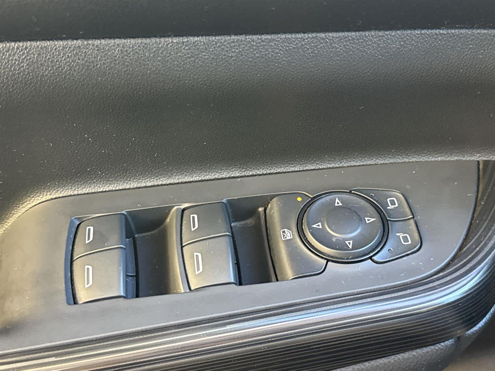 Thumbnail: 2017 GMC Acadia - 25