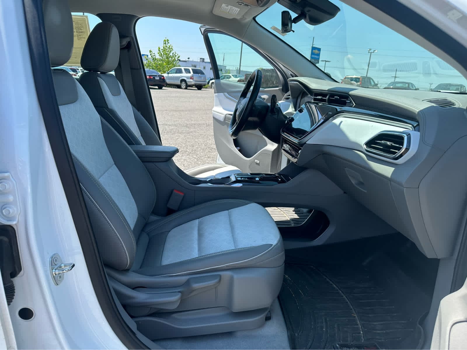 Thumbnail: 2022 Chevrolet Bolt EUV - 21