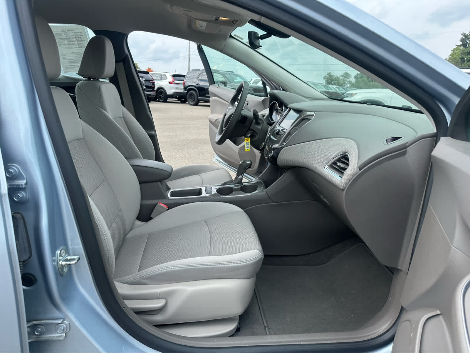 Thumbnail: 2017 Chevrolet Cruze - 18
