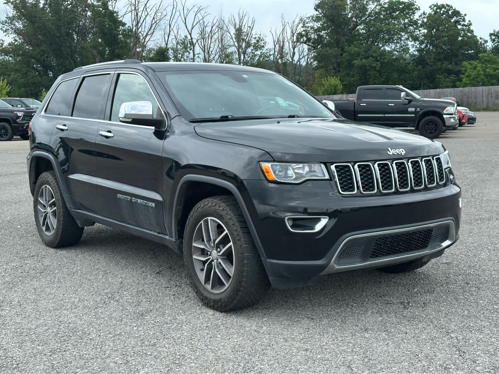 Thumbnail: 2018 Jeep Grand Cherokee - 3