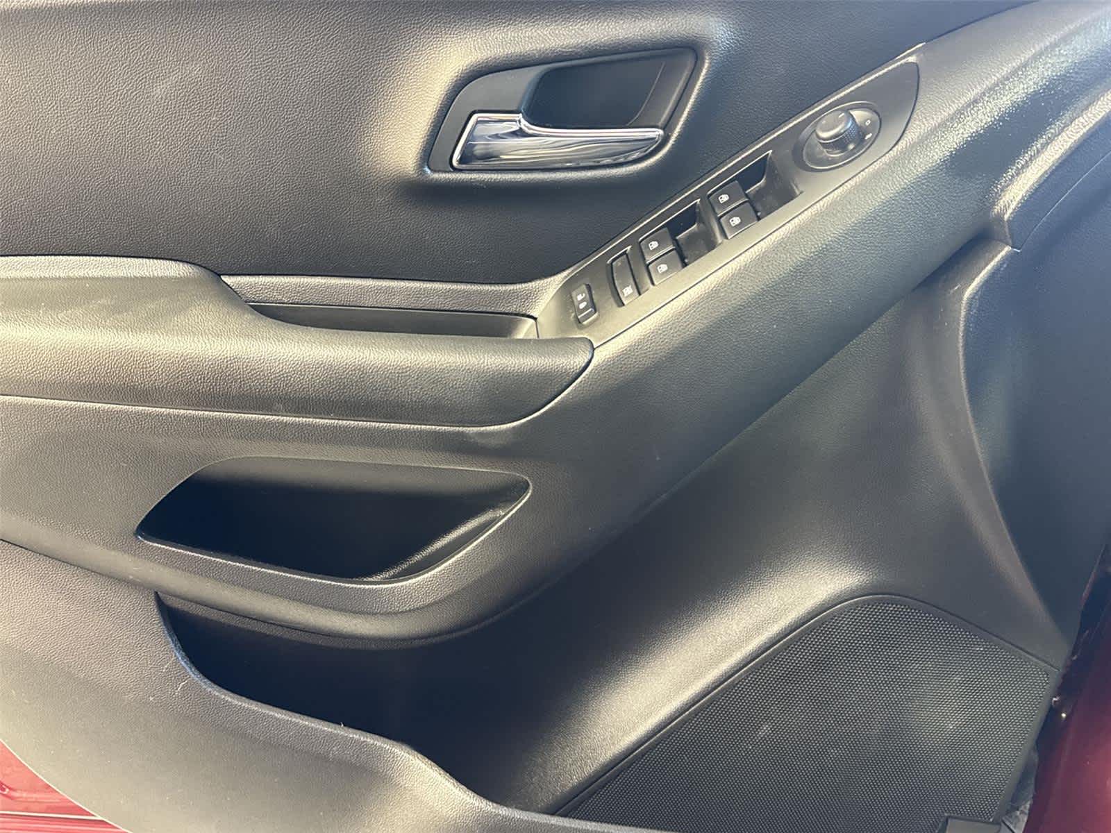 Thumbnail: 2022 Chevrolet Trax - 20