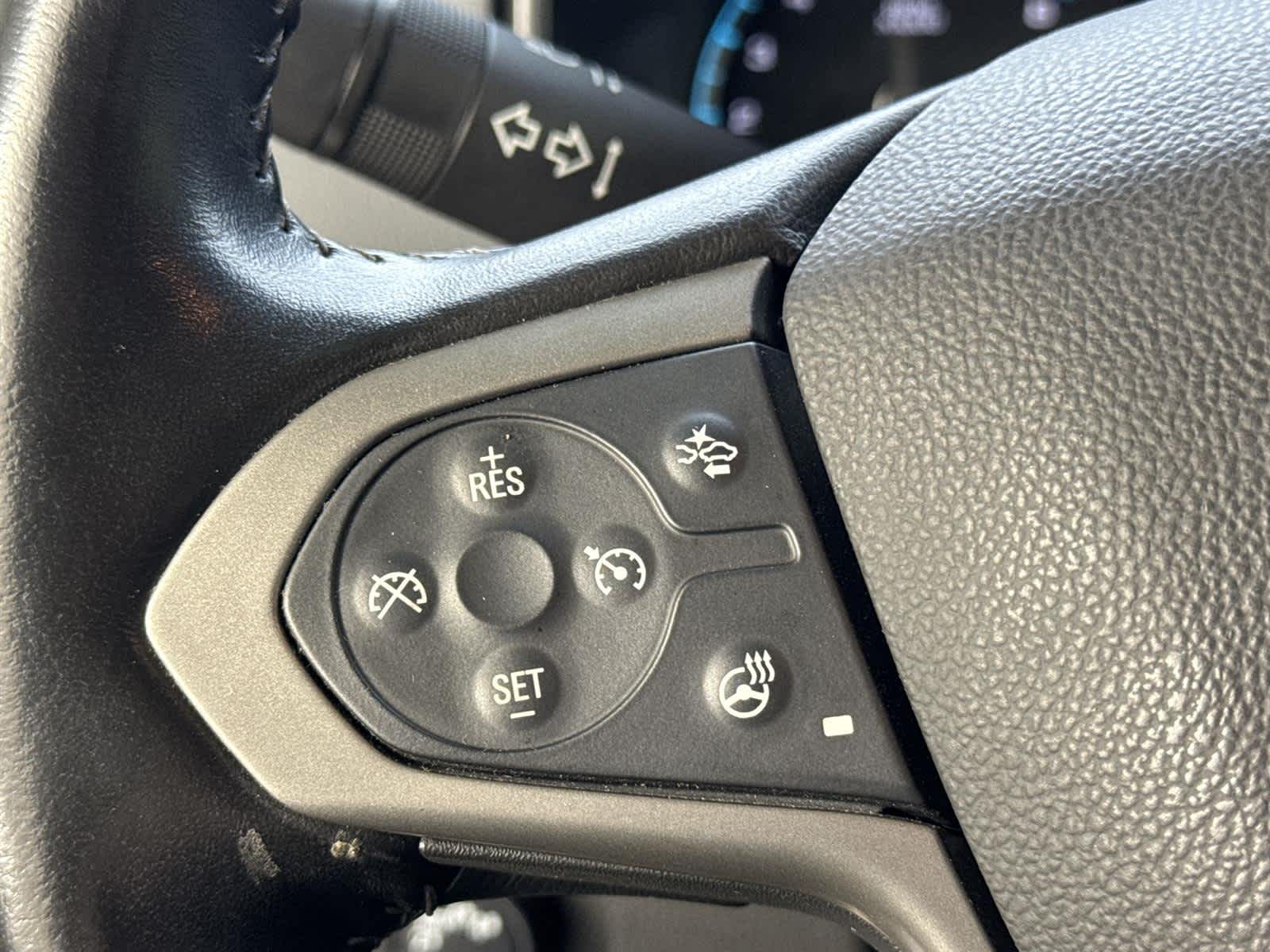 Thumbnail: 2021 Chevrolet Colorado - 24