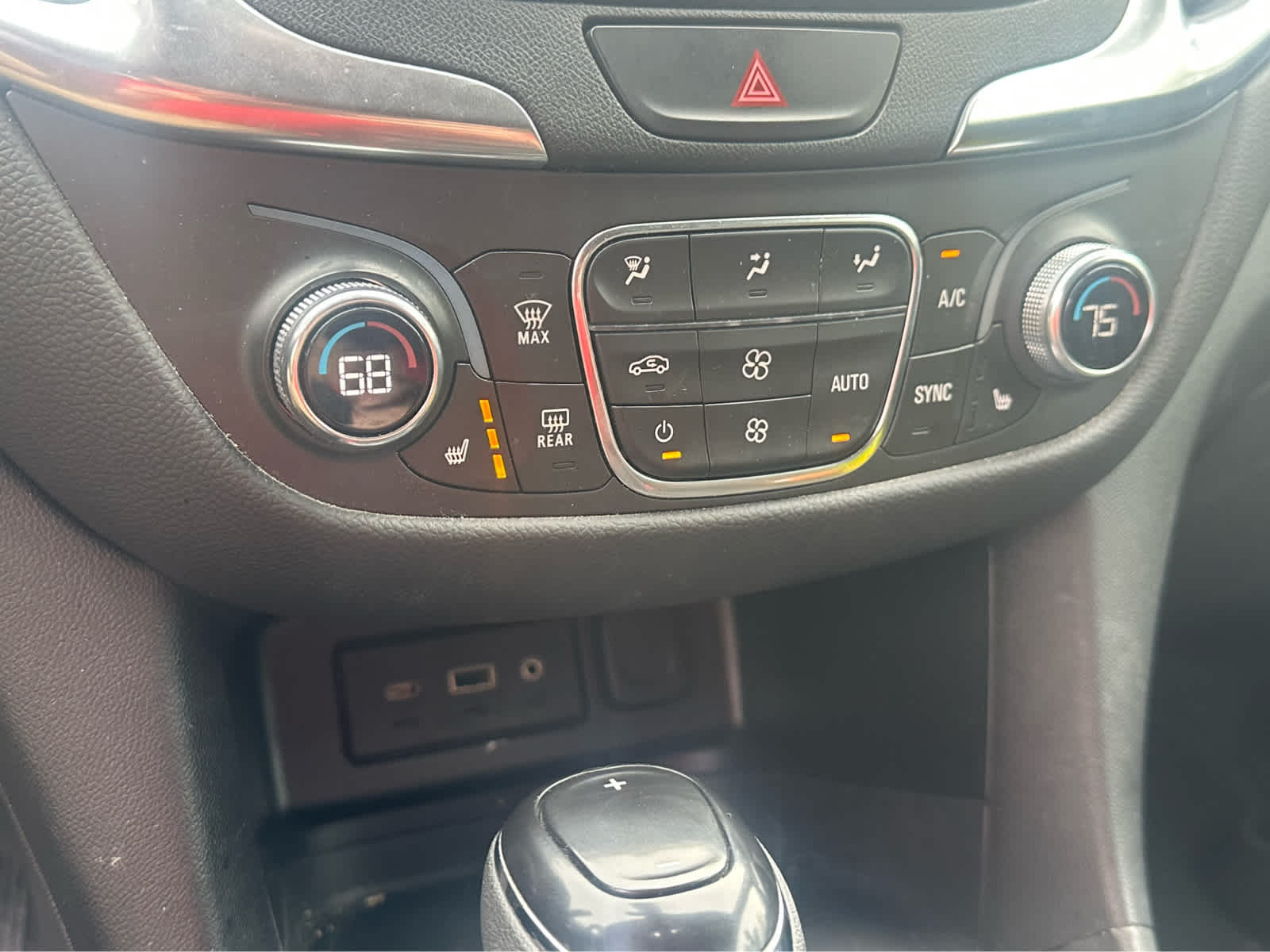 Thumbnail: 2021 Chevrolet Equinox - 15