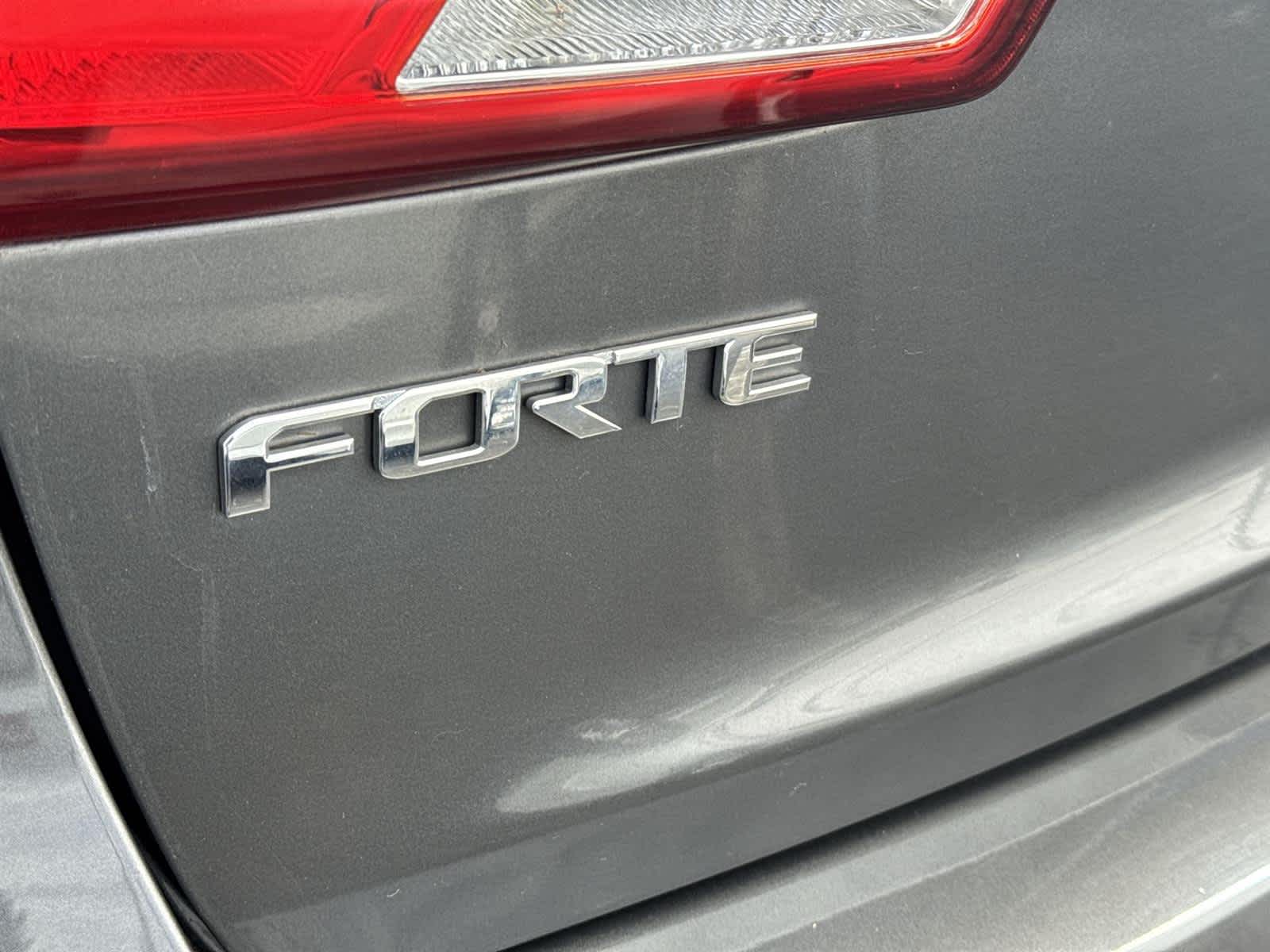 Thumbnail: 2013 Kia Forte - 10