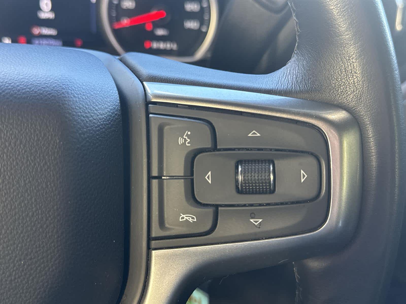 Thumbnail: 2020 Chevrolet Silverado 1500 - 26