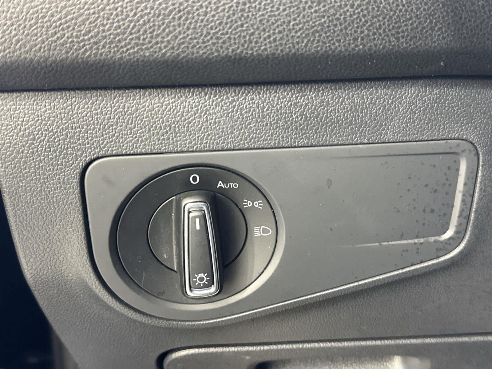 Thumbnail: 2024 Volkswagen Tiguan - 22