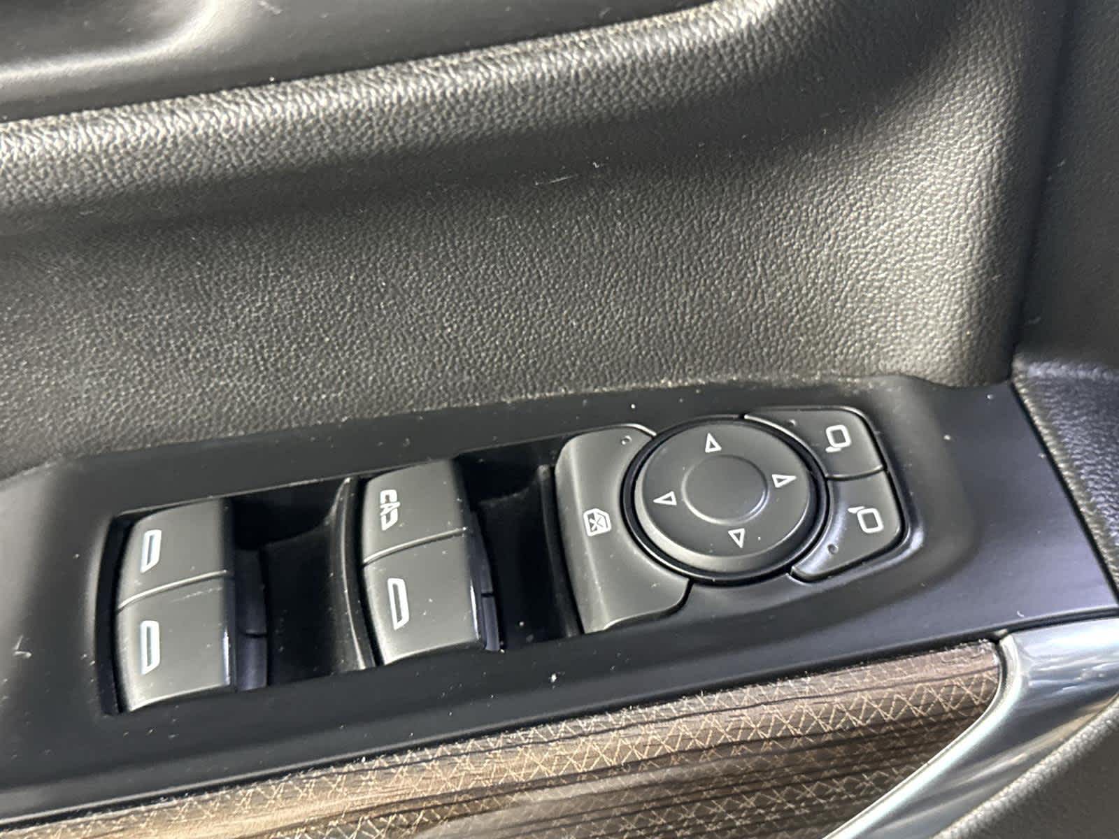 Thumbnail: 2020 Chevrolet Silverado 1500 - 20