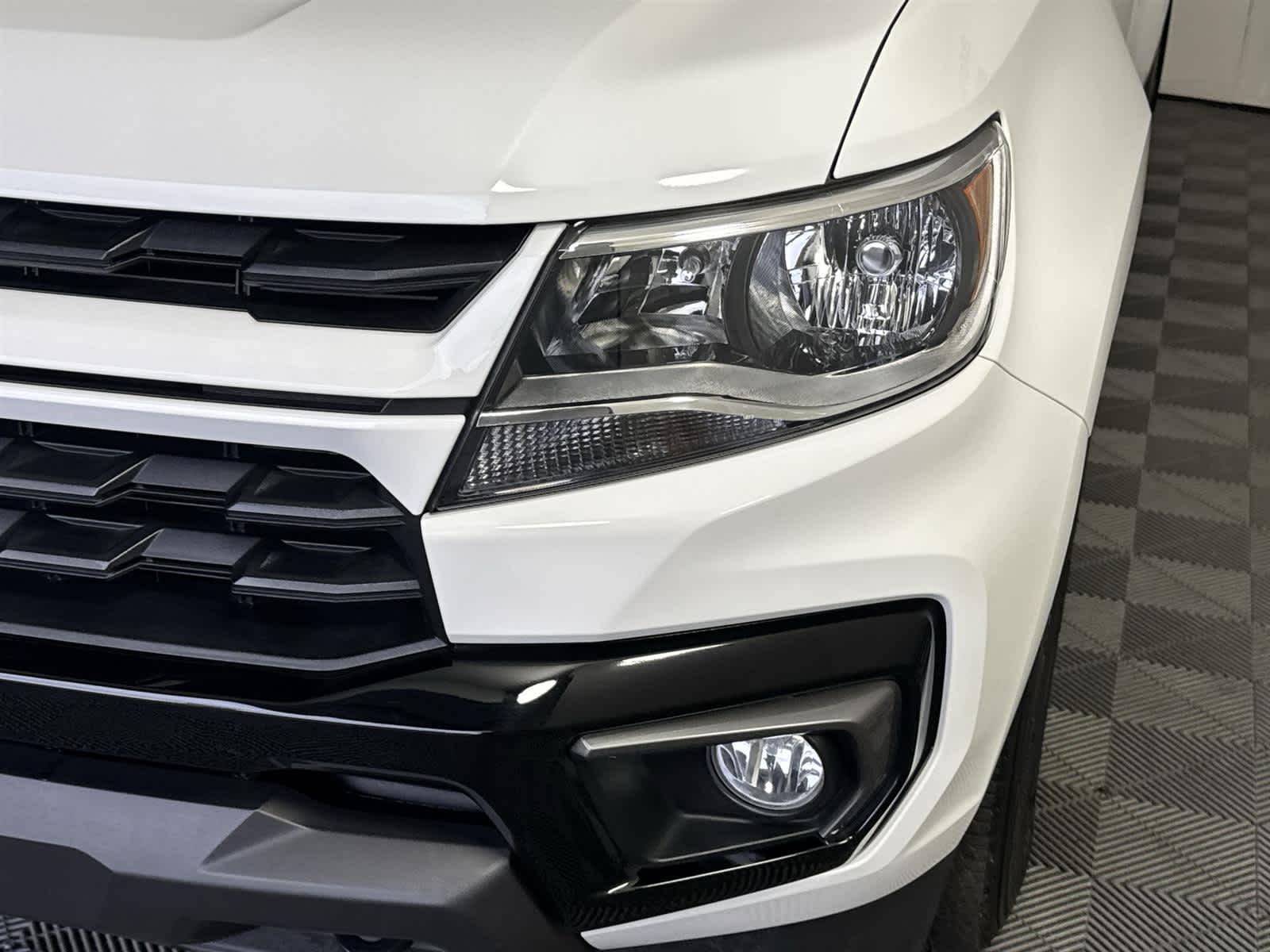 Thumbnail: 2022 Chevrolet Colorado - 9