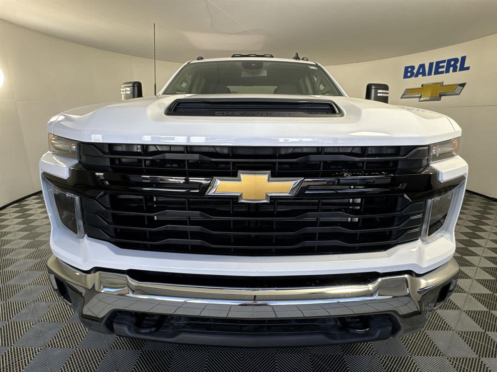 Thumbnail: 2025 Chevrolet Silverado 3500 - 8