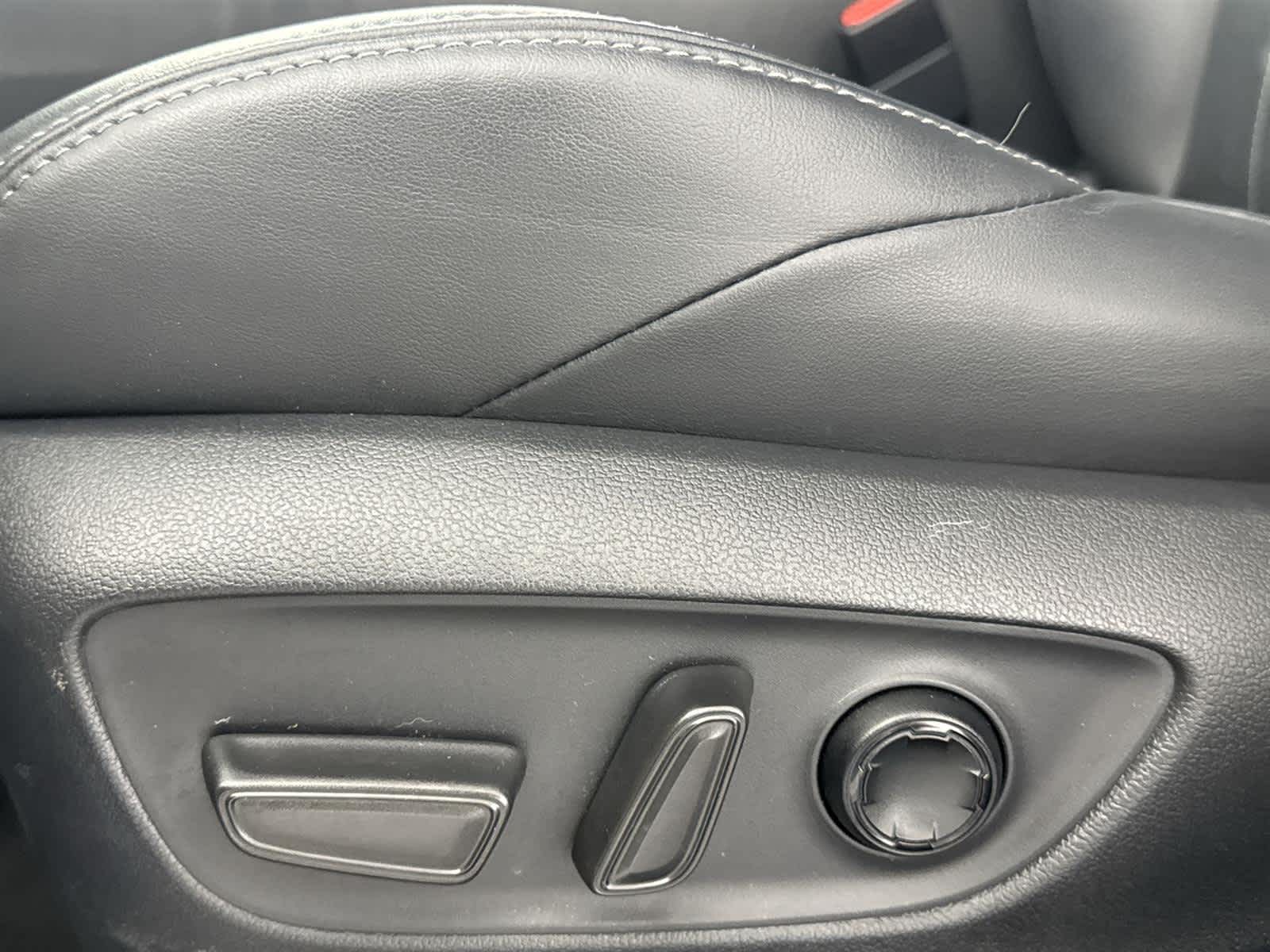 Thumbnail: 2024 Toyota Venza - 12