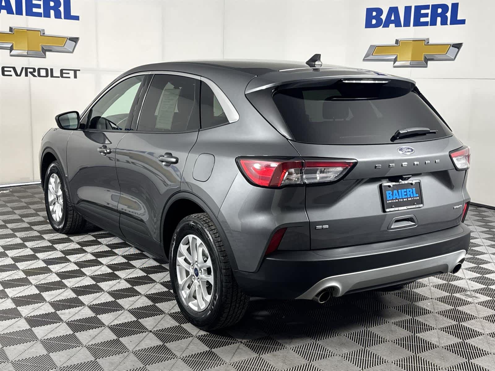 Thumbnail: 2022 Ford Escape - 3