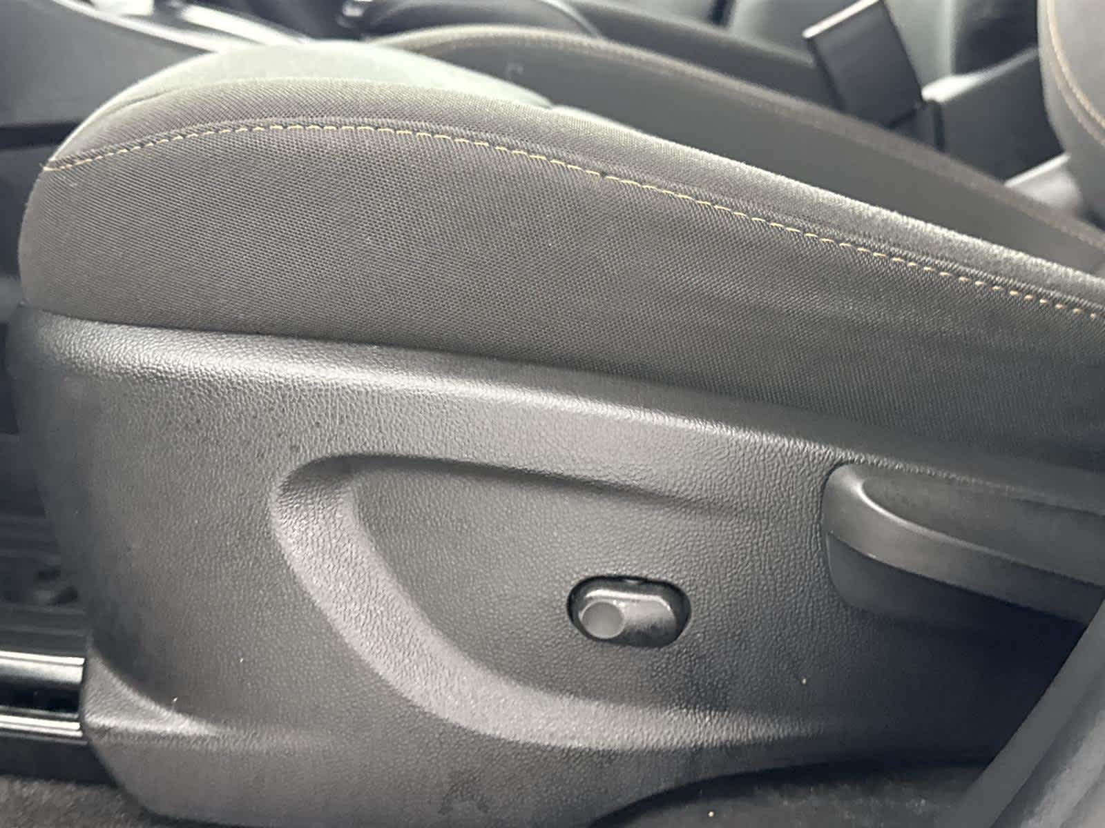 Thumbnail: 2022 Chevrolet Trax - 12