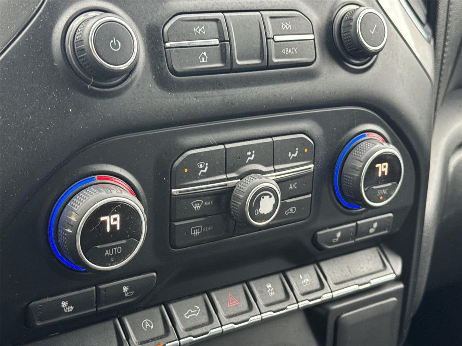 Thumbnail: 2020 Chevrolet Silverado 1500 - 19