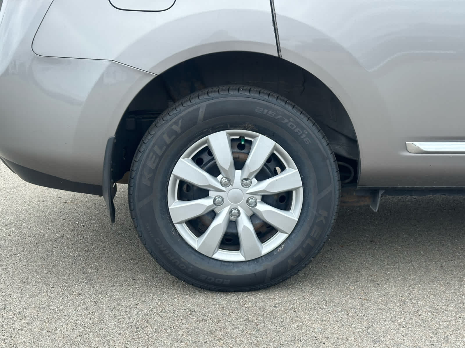 2013 Nissan Rogue S 23
