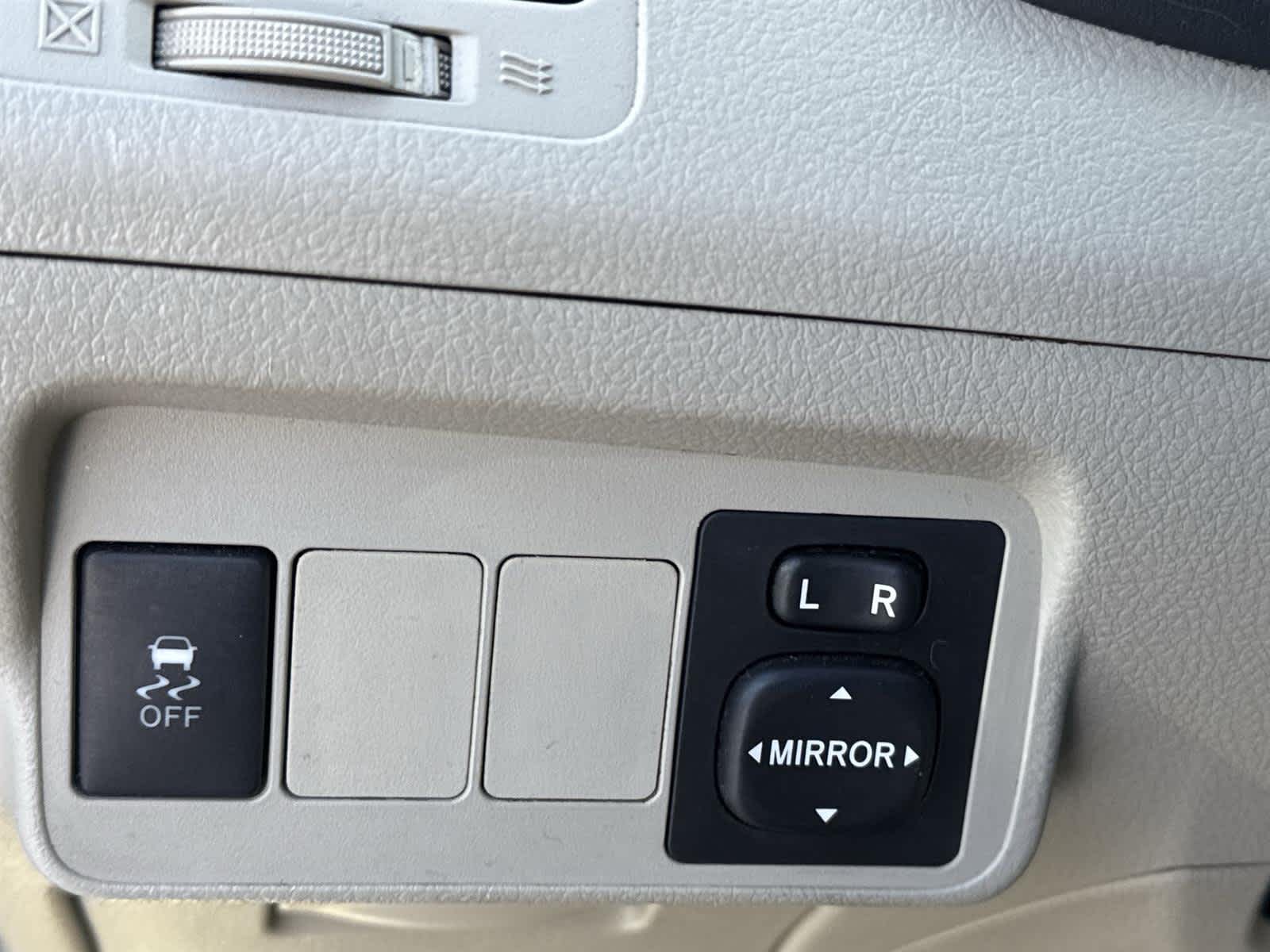 Thumbnail: 2011 Toyota Corolla - 20