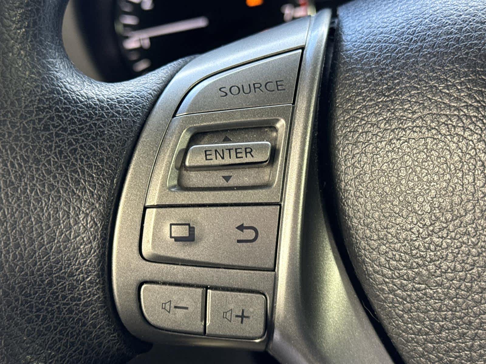 Thumbnail: 2015 Nissan Altima - 24