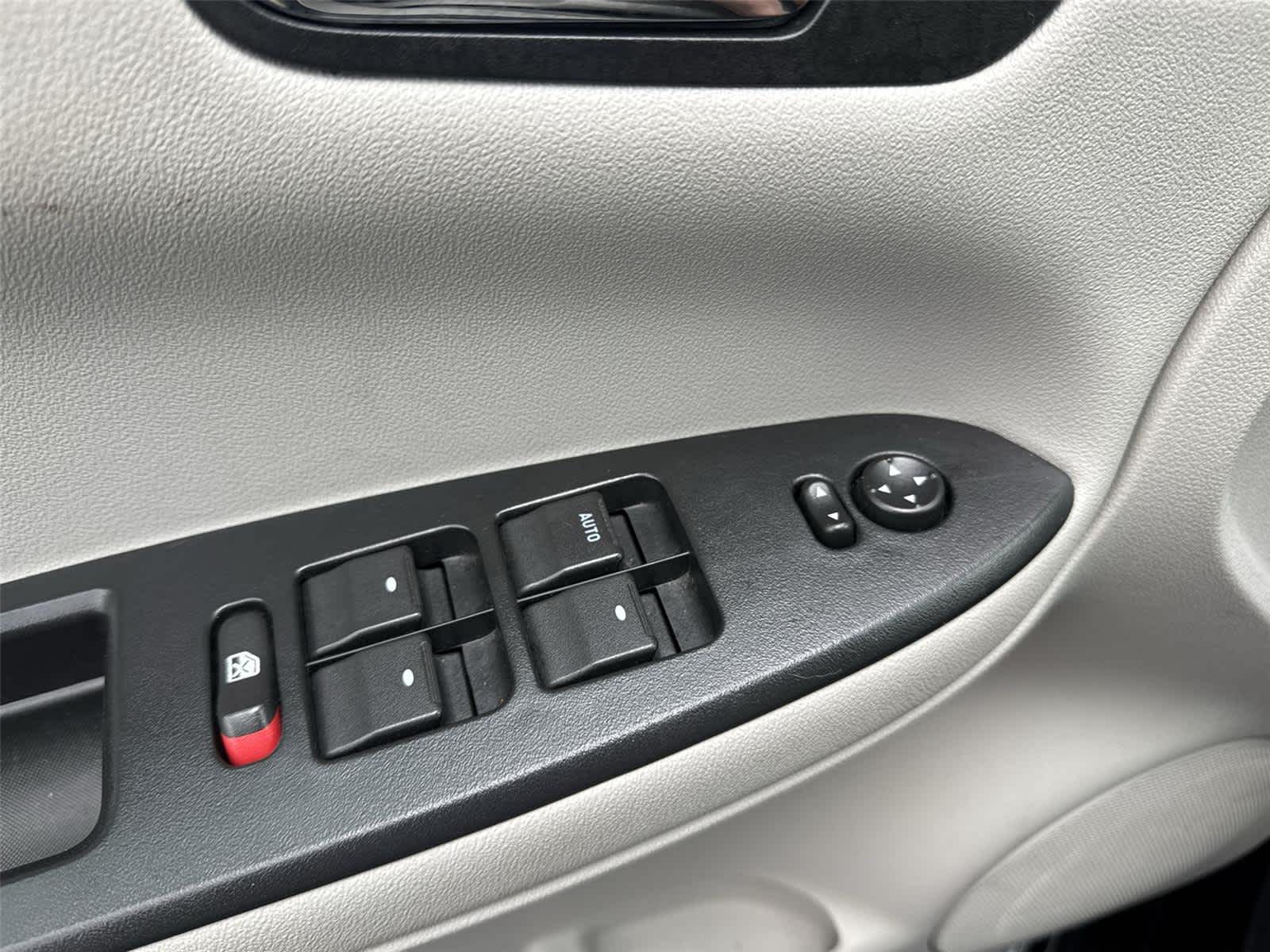 Thumbnail: 2012 Chevrolet Impala - 22