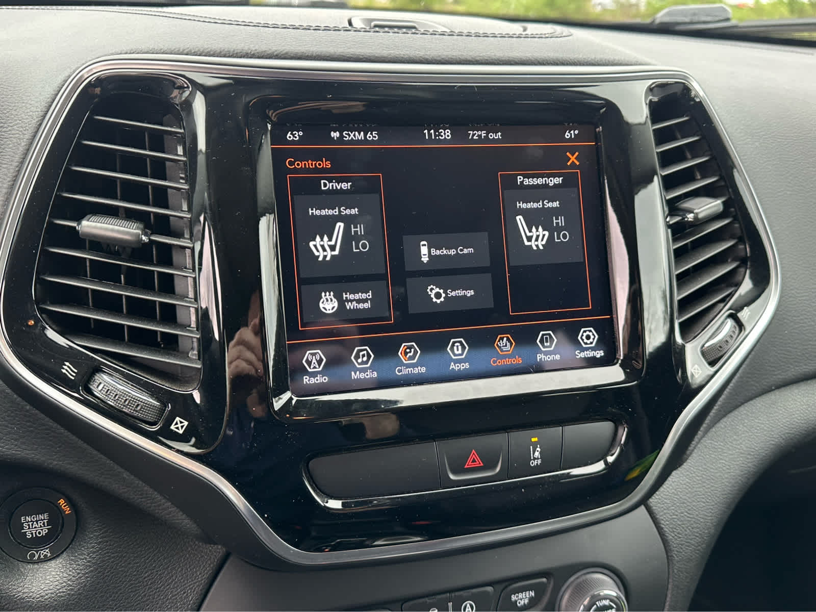 Thumbnail: 2022 Jeep Cherokee - 16