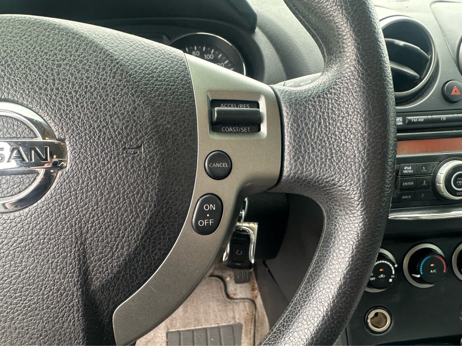 2013 Nissan Rogue S 17