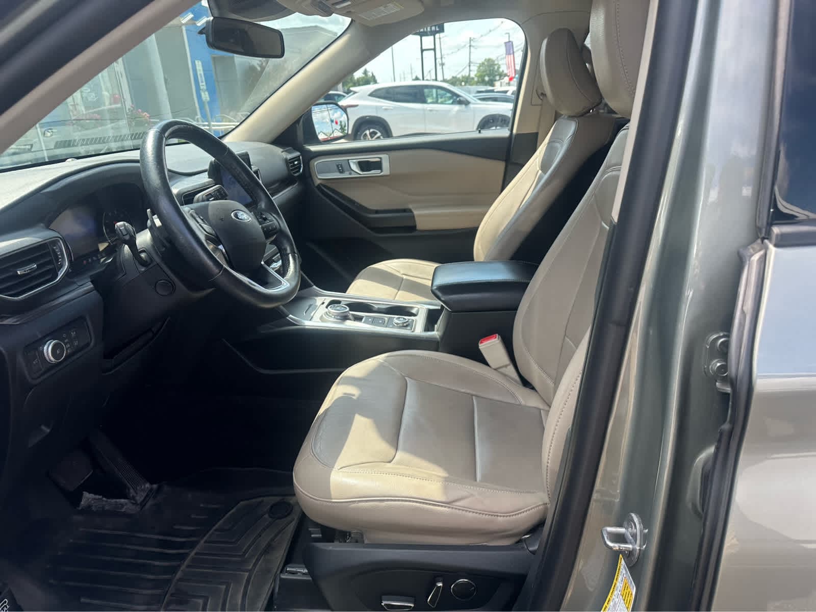 Thumbnail: 2020 Ford Explorer - 4