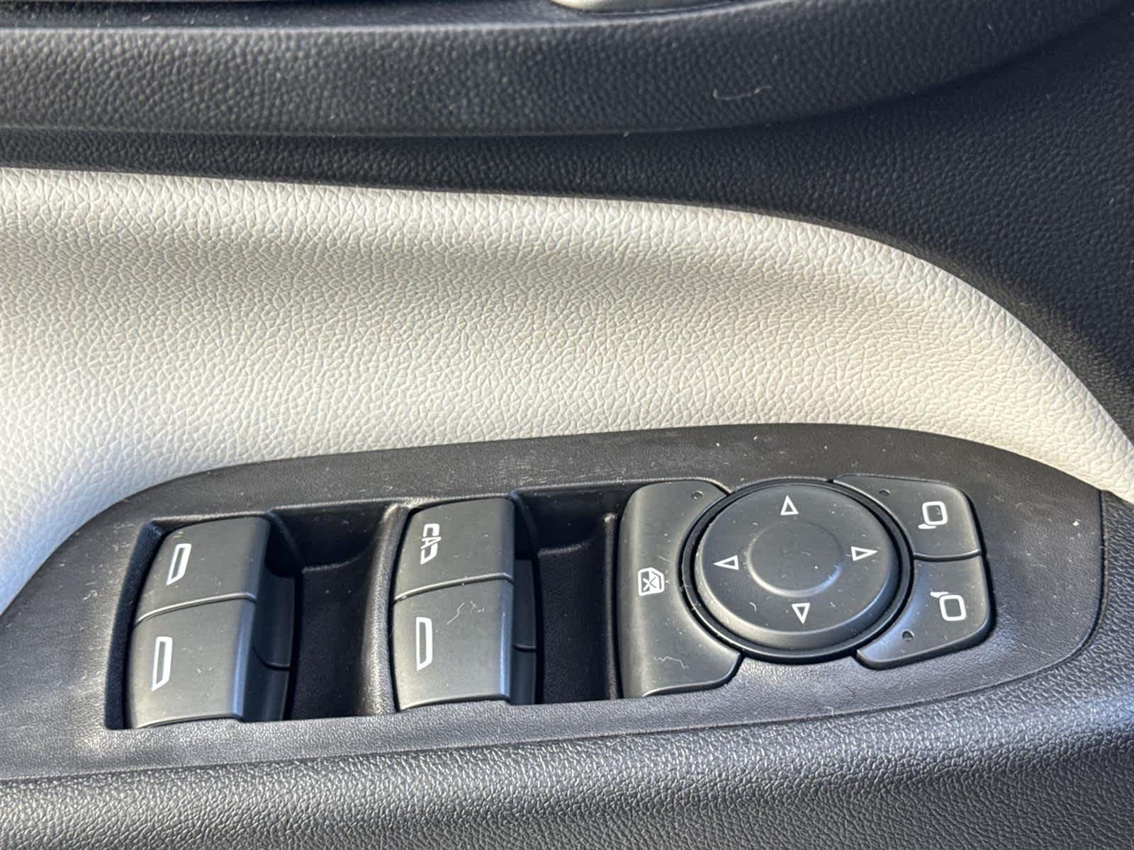 Thumbnail: 2019 Chevrolet Equinox - 26