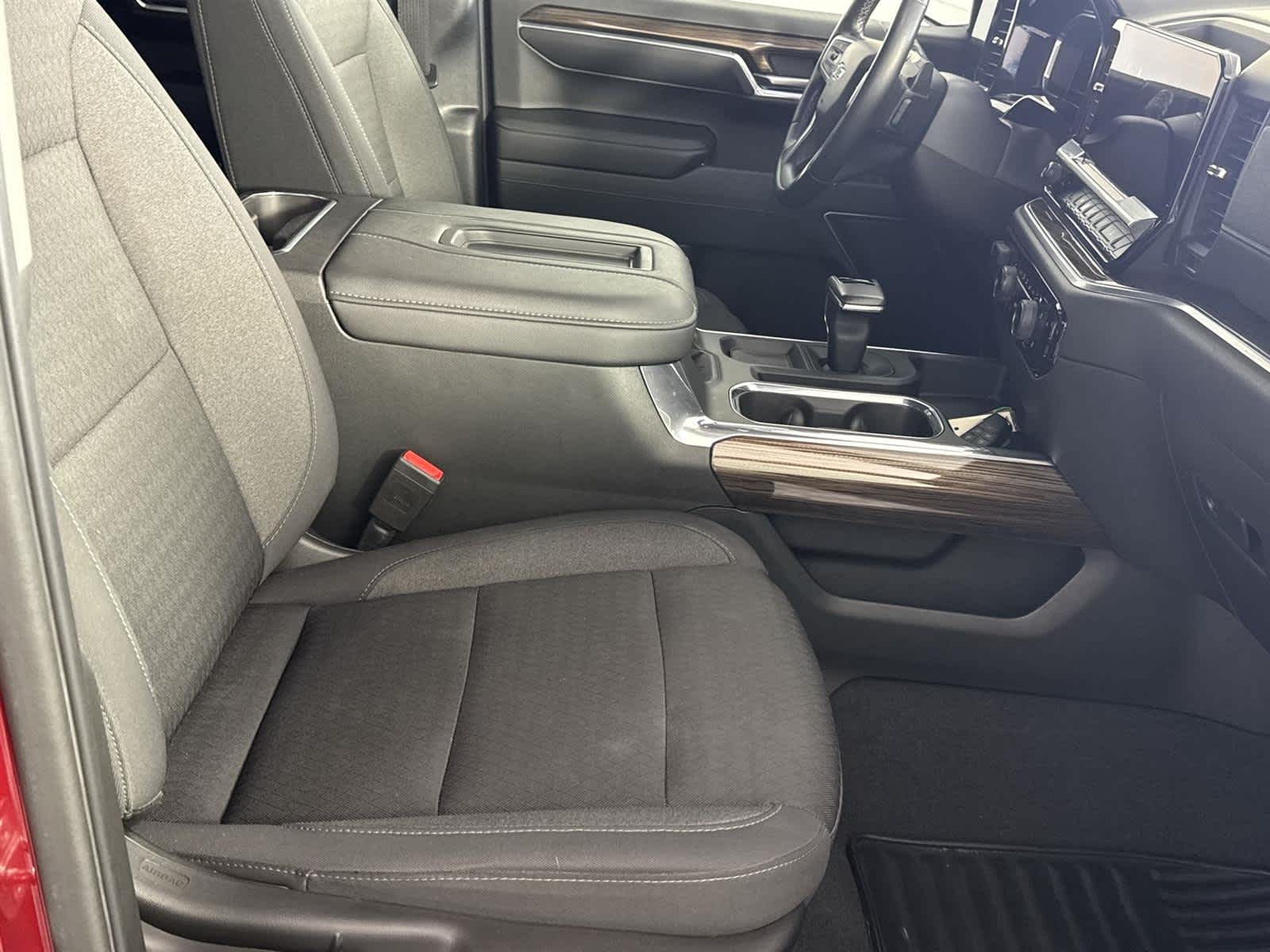 Thumbnail: 2022 Chevrolet Silverado 1500 - 16