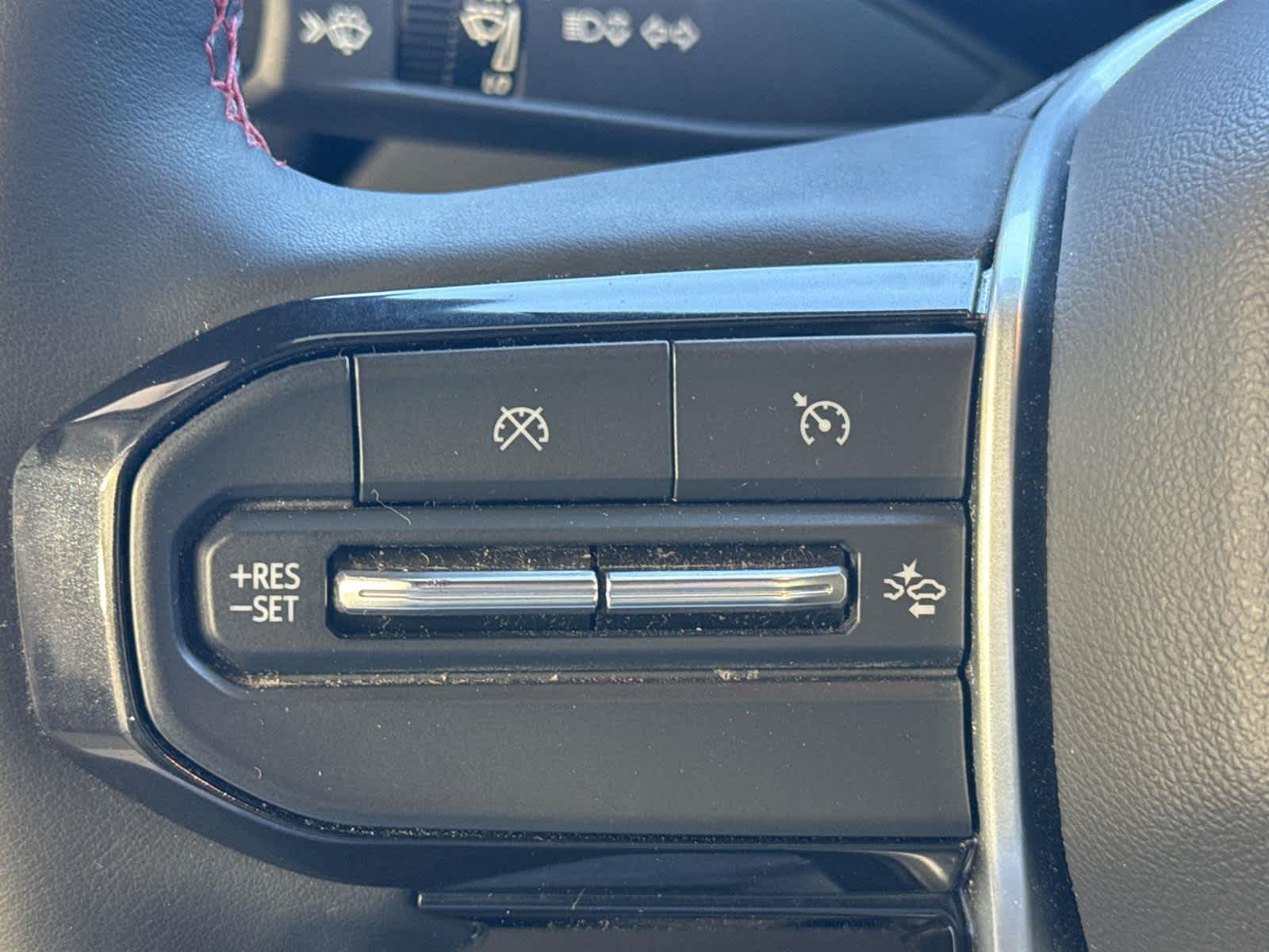 Thumbnail: 2023 Chevrolet Colorado - 26