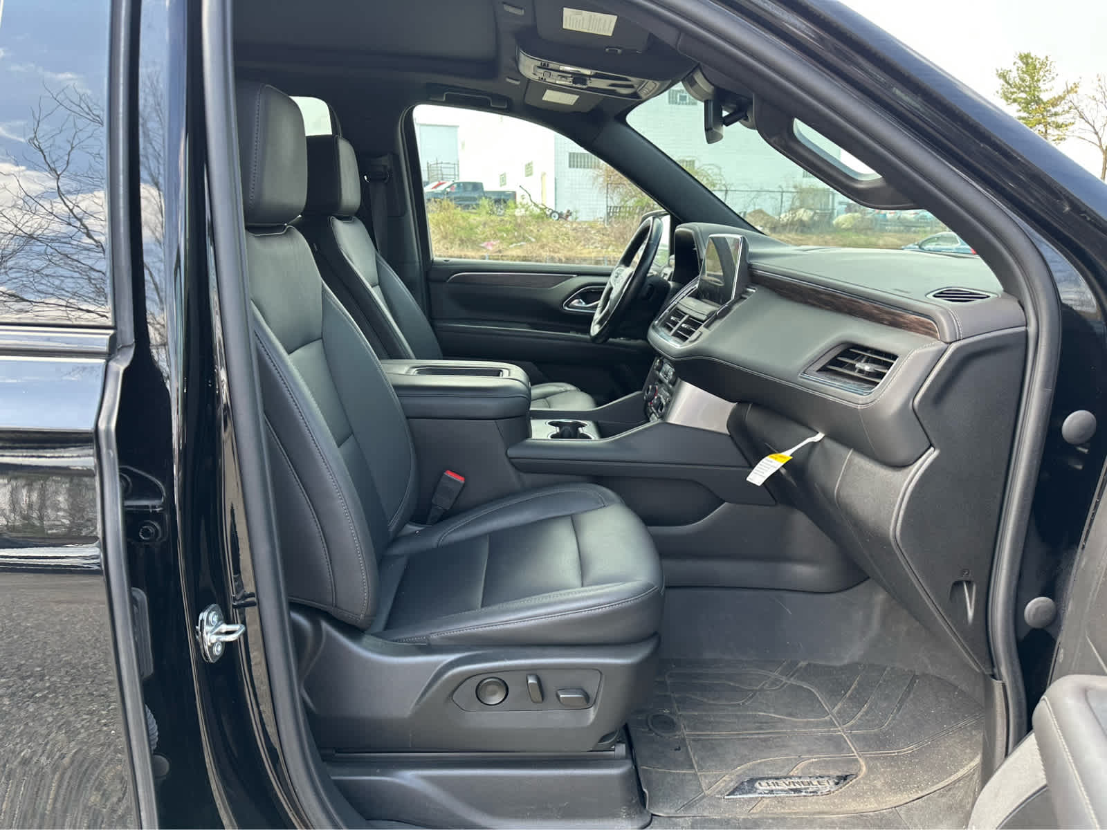 Thumbnail: 2023 Chevrolet Tahoe - 20