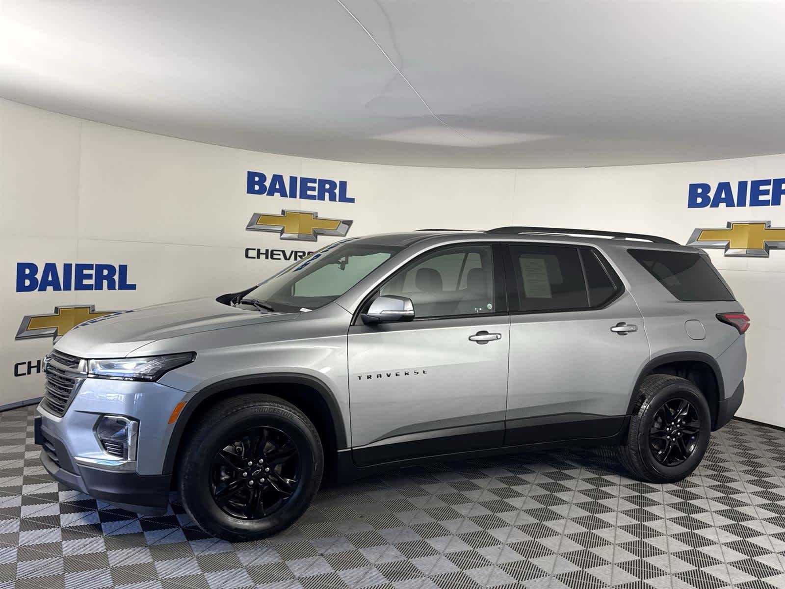 Thumbnail: 2023 Chevrolet Traverse - 2