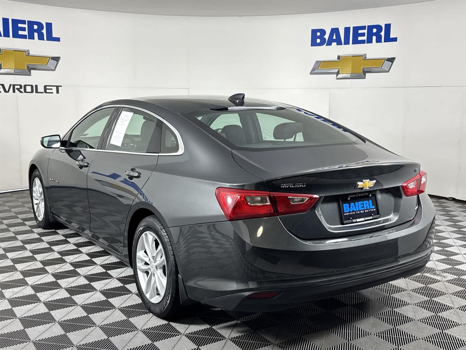 Thumbnail: 2017 Chevrolet Malibu - 3