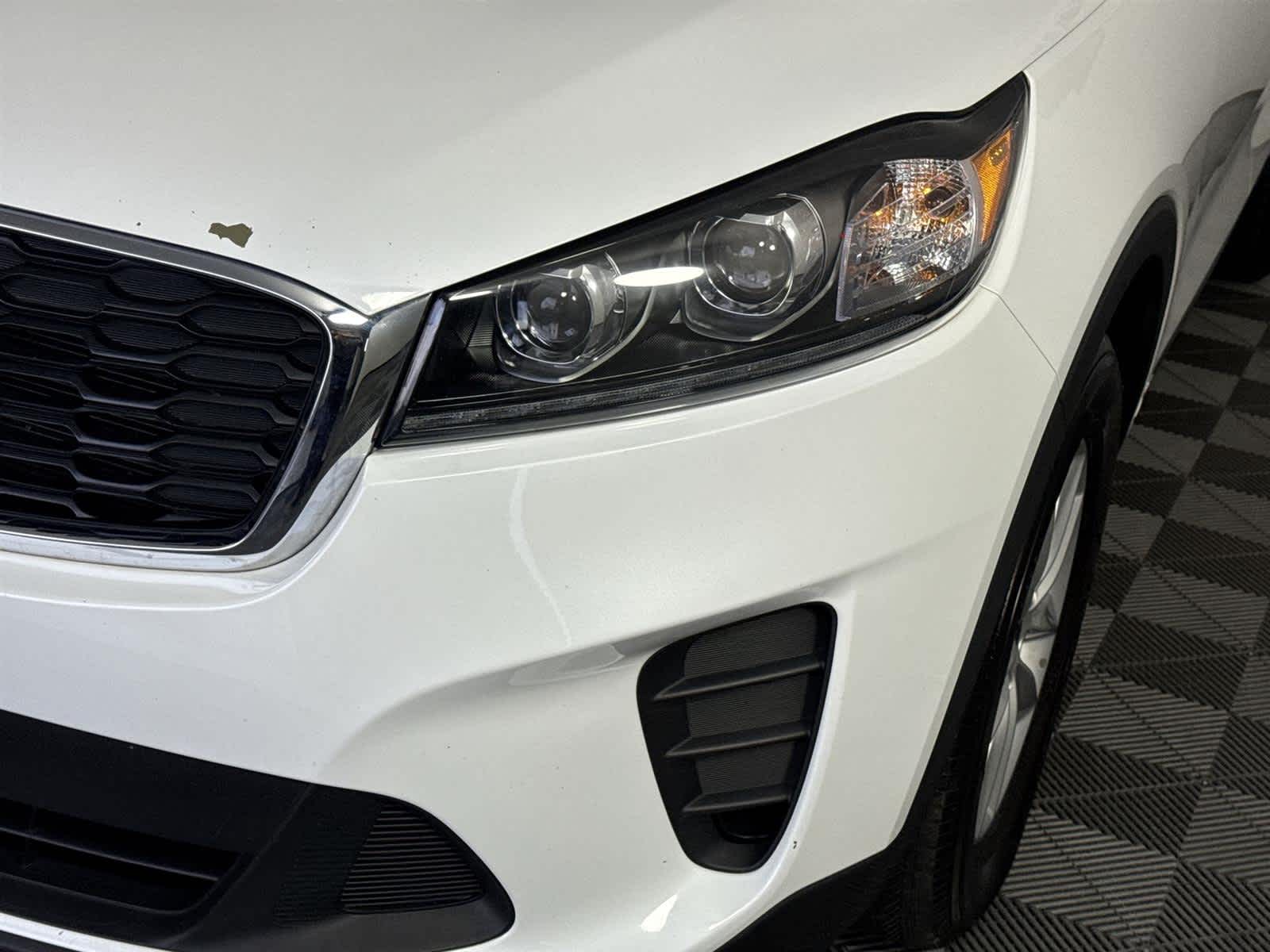 Thumbnail: 2019 Kia Sorento - 9