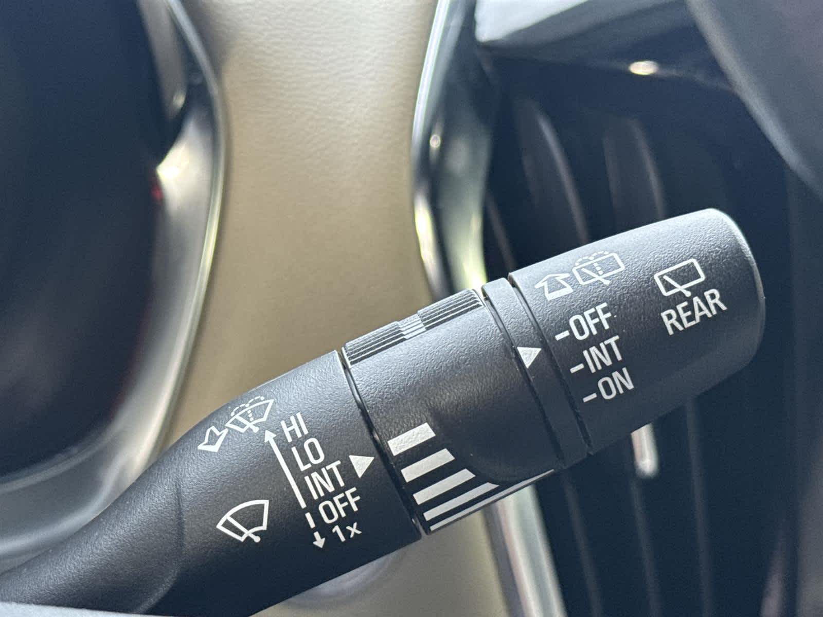 Thumbnail: 2024 Chevrolet Traverse - 28