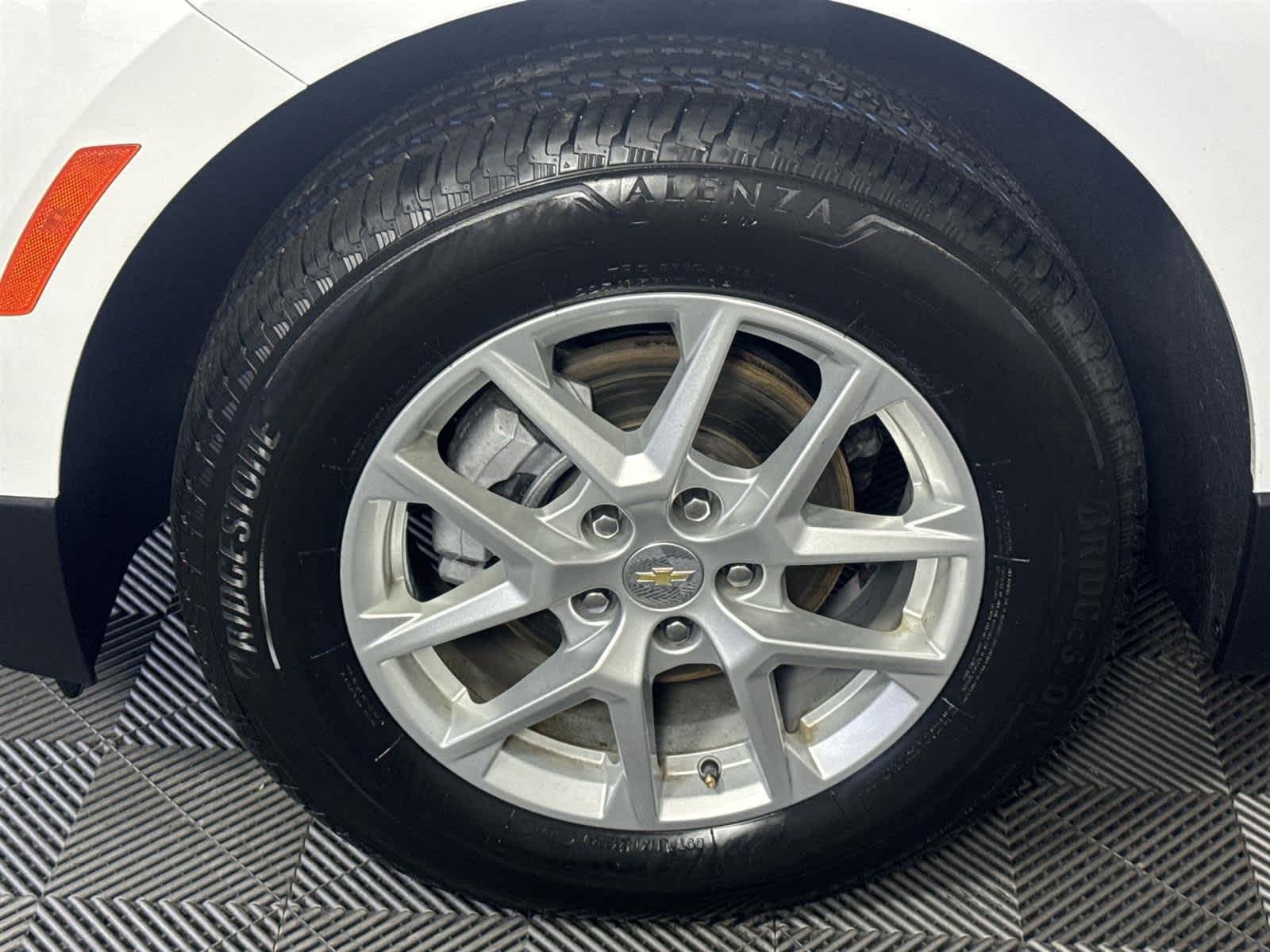 Thumbnail: 2022 Chevrolet Equinox - 10