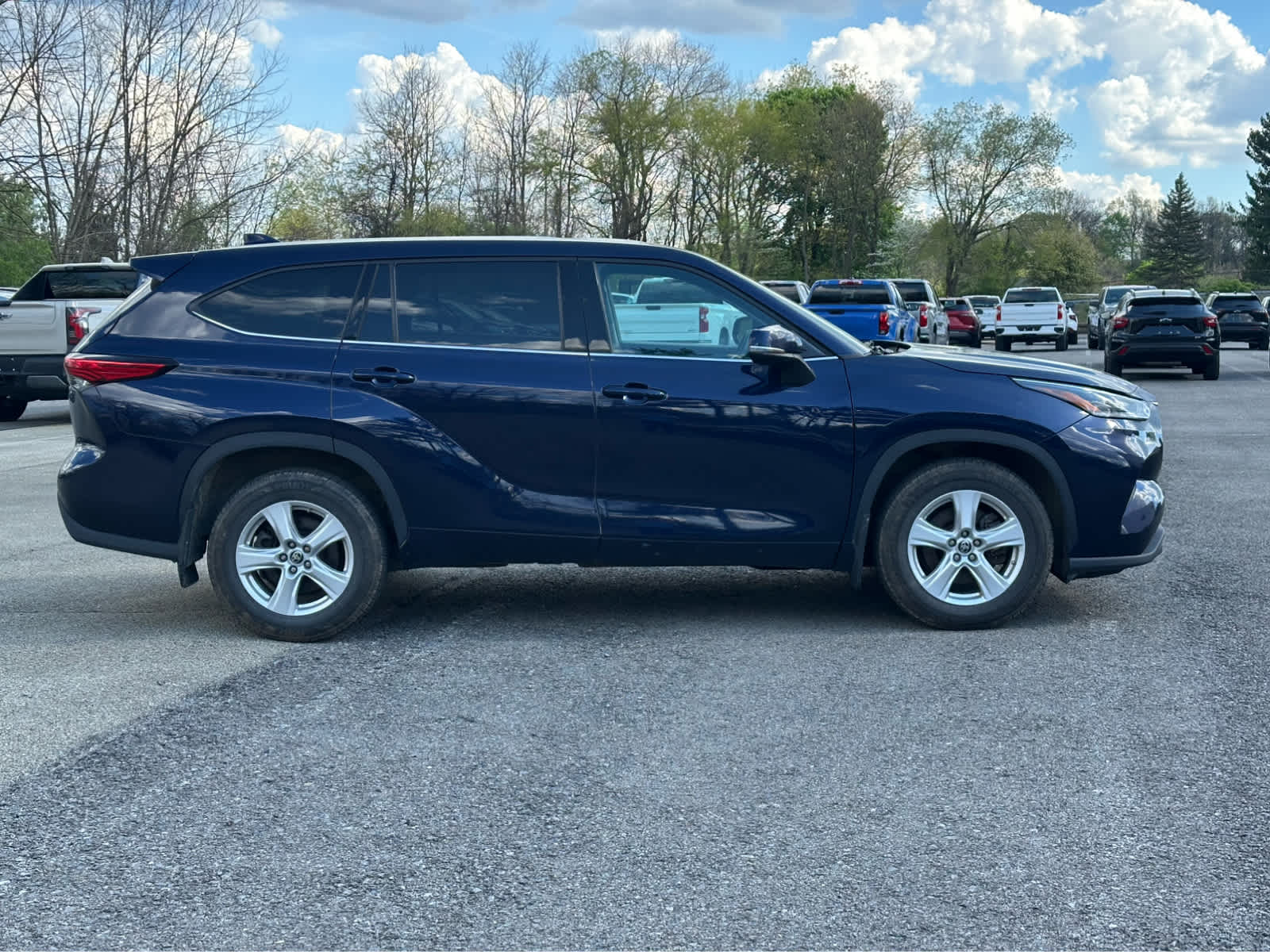 Thumbnail: 2021 Toyota Highlander - 7