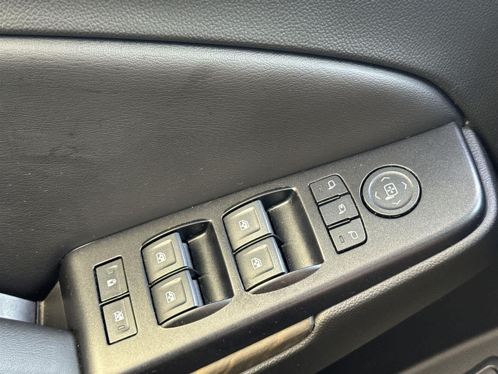 2018 GMC Yukon Denali 25