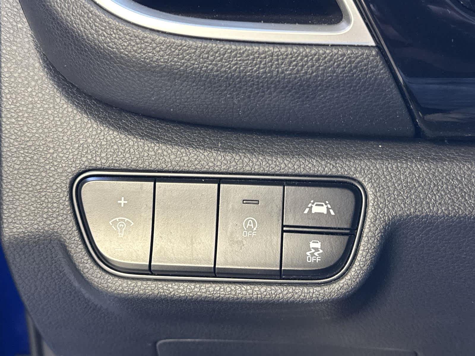 Thumbnail: 2022 Kia Seltos - 25