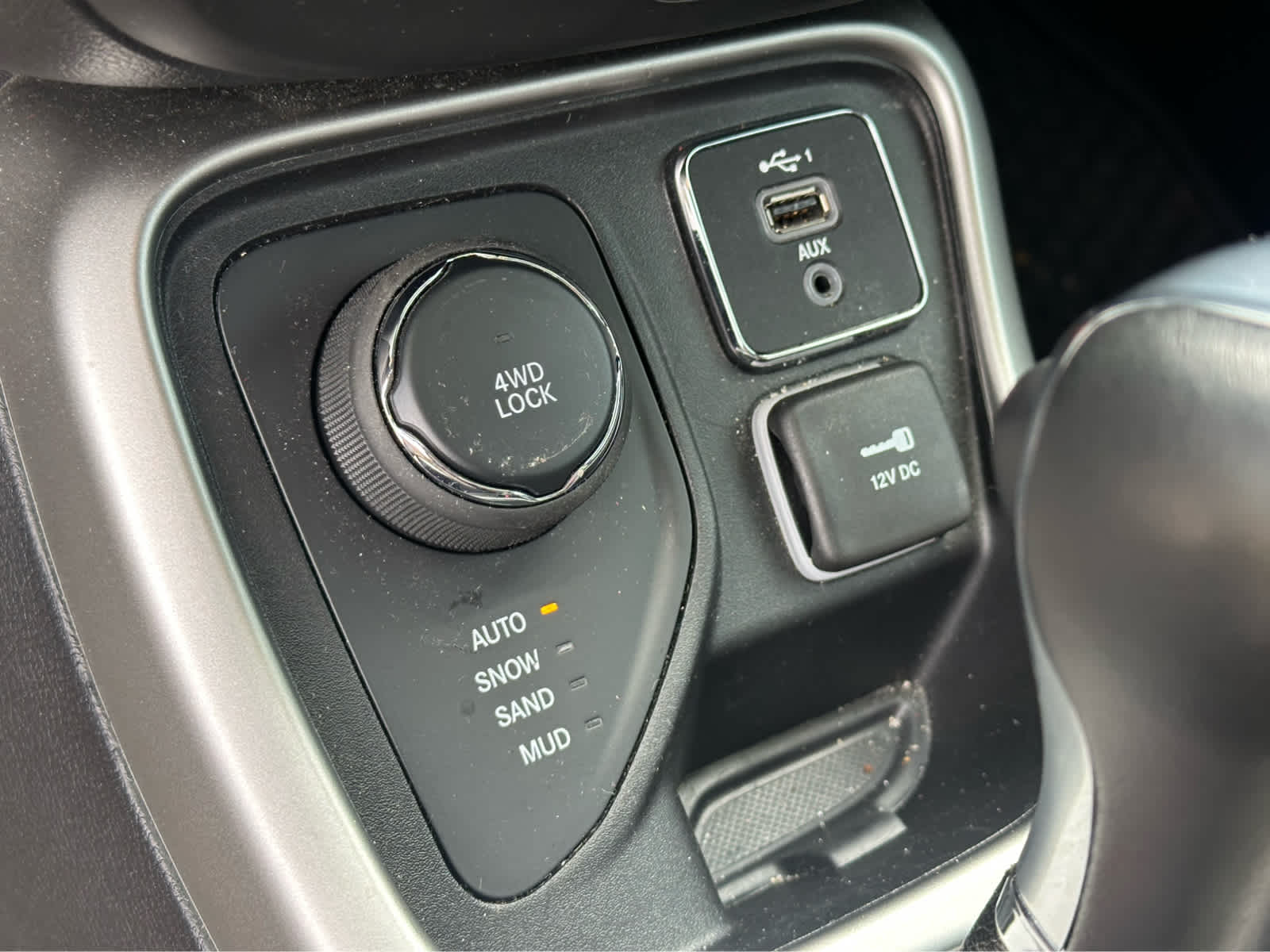 Thumbnail: 2020 Jeep Compass - 16