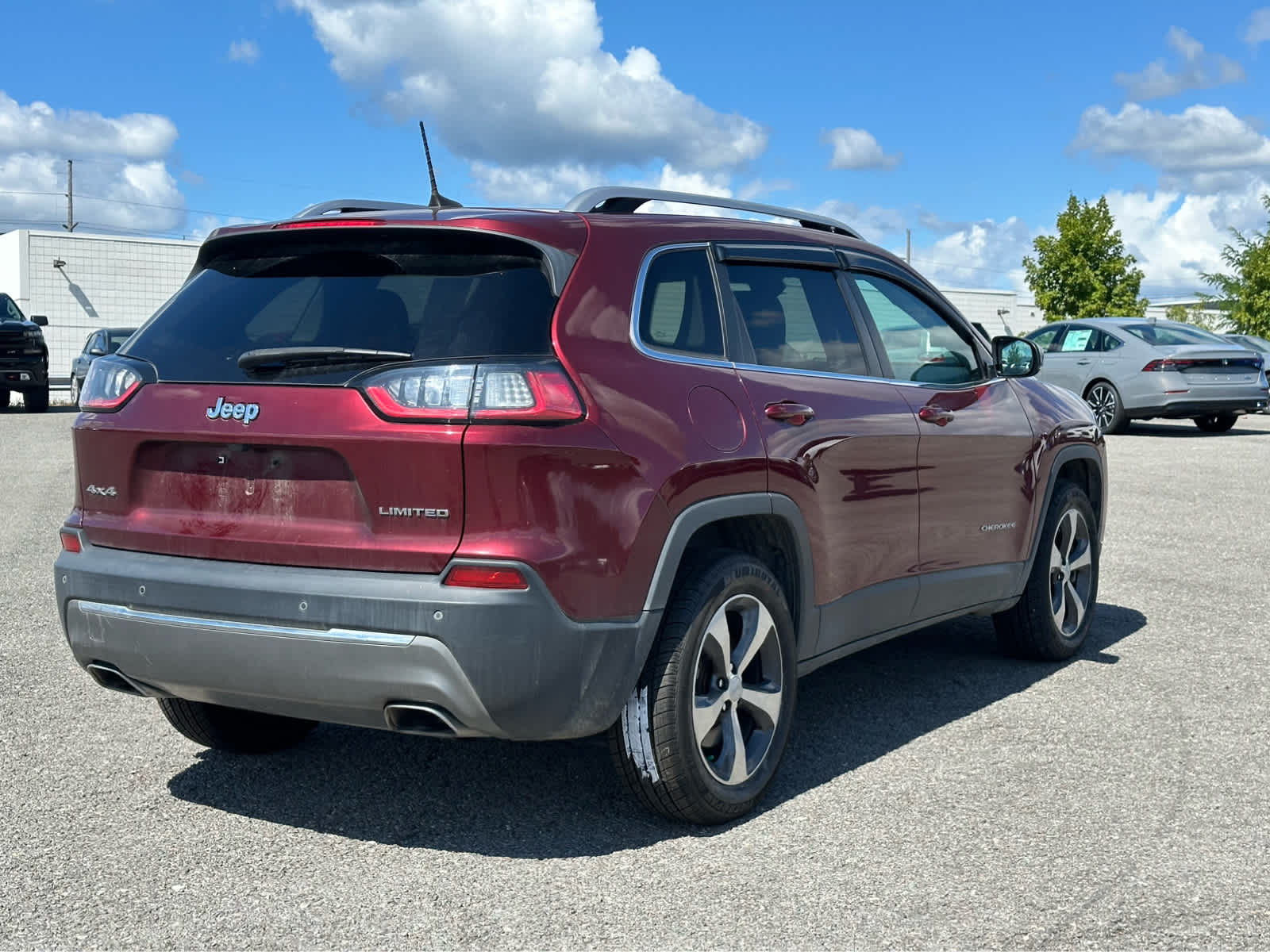 Thumbnail: 2019 Jeep Cherokee - 5