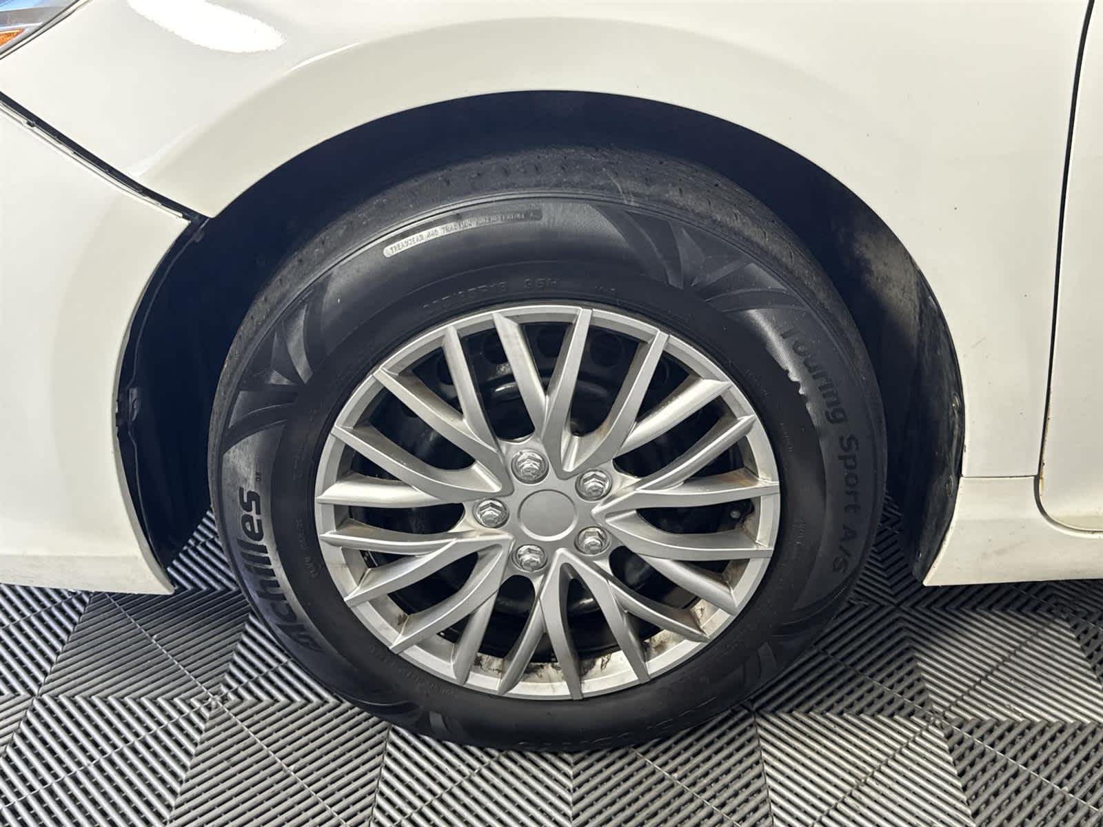 Thumbnail: 2016 Toyota Camry - 10