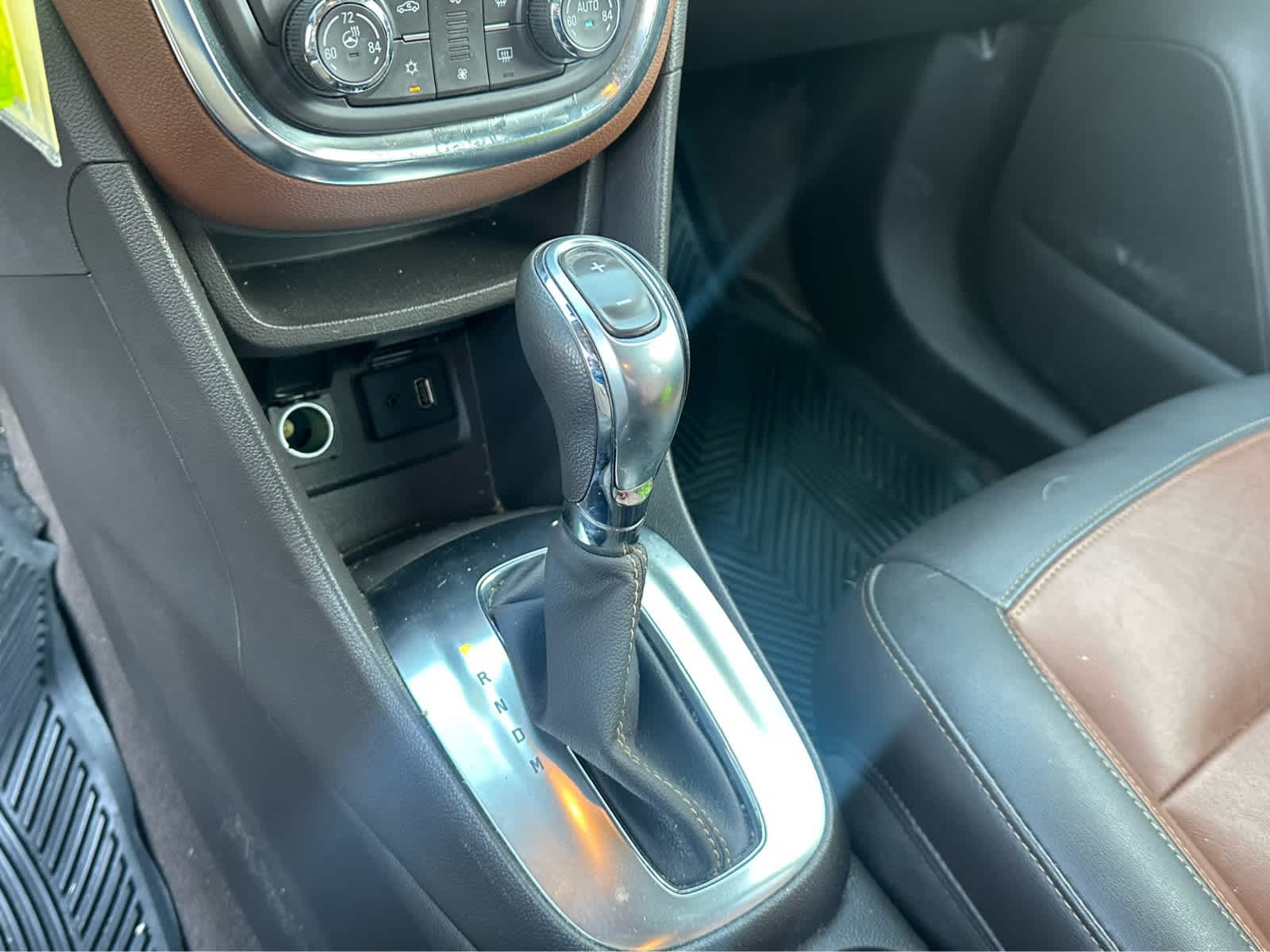 Thumbnail: 2015 Buick Encore - 14